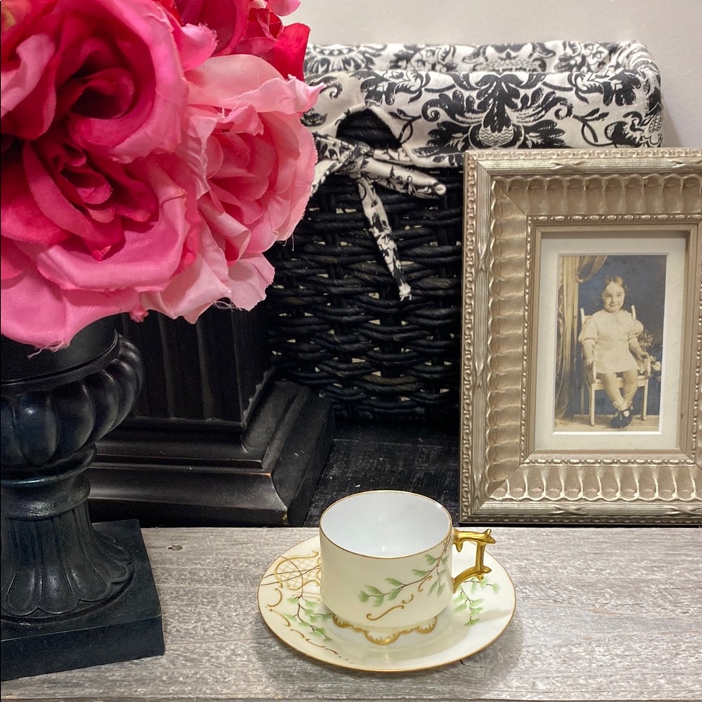 Antique Hand Painted Tea Cup & Saucer Set!